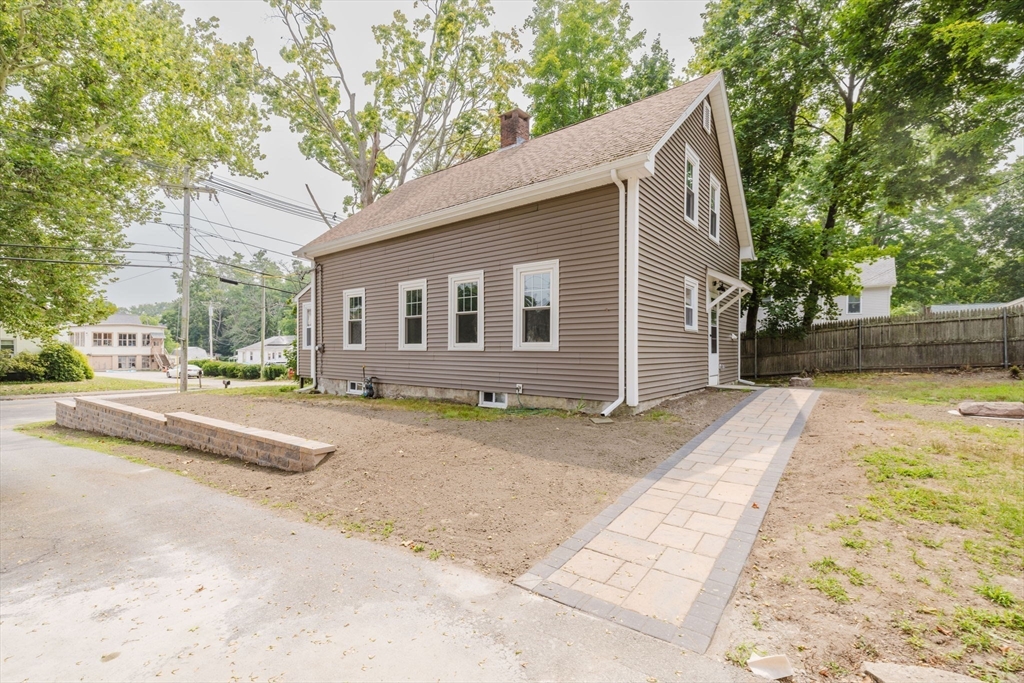401 Newport Ave