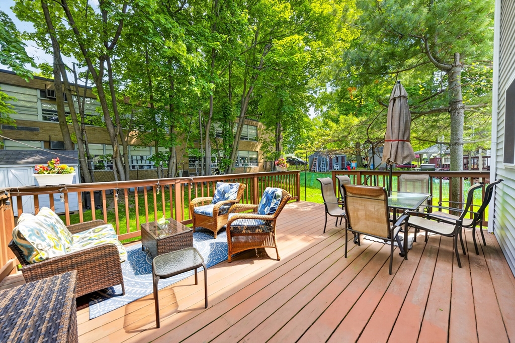 8 Sparrow Ln