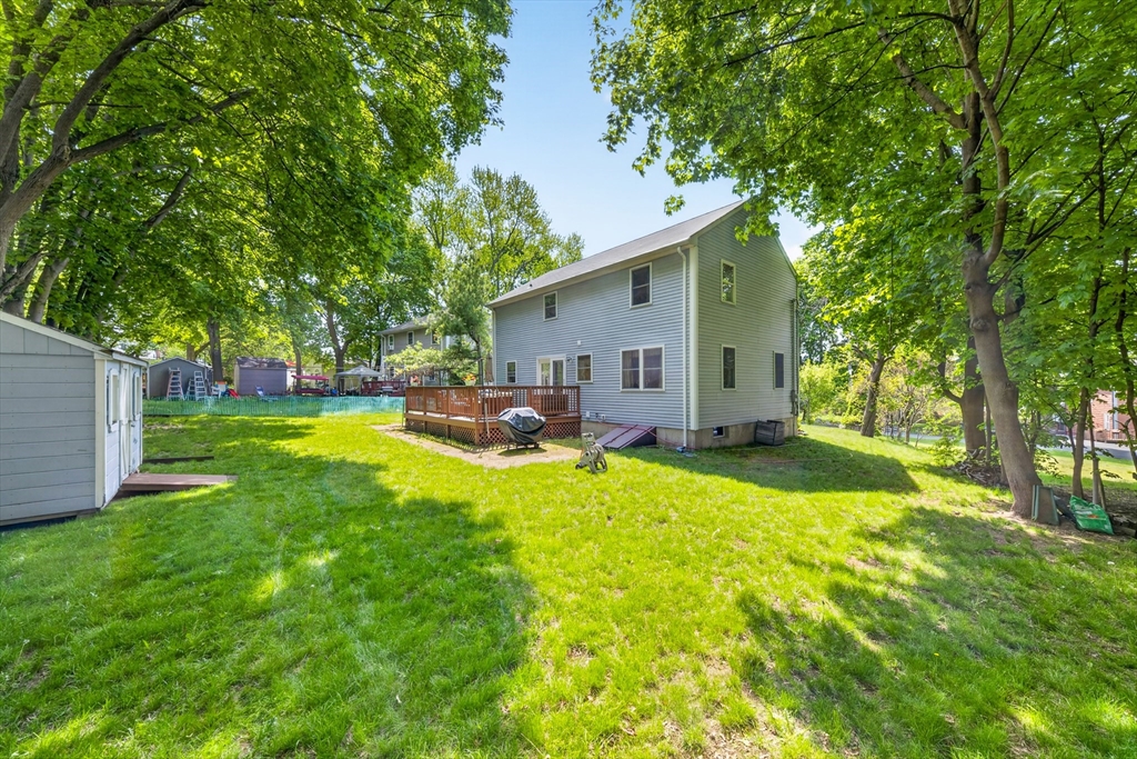8 Sparrow Ln