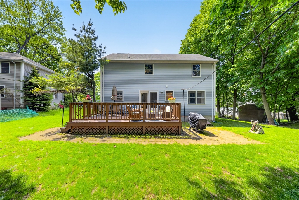 8 Sparrow Ln
