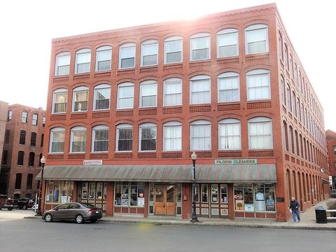 Photo of 80 Wingate St #2F, Haverhill, MA 01832 (MLS # 73448215) Photo of 80 Wingate St #2F, Haverhill, MA 01832 (MLS # 73448215)