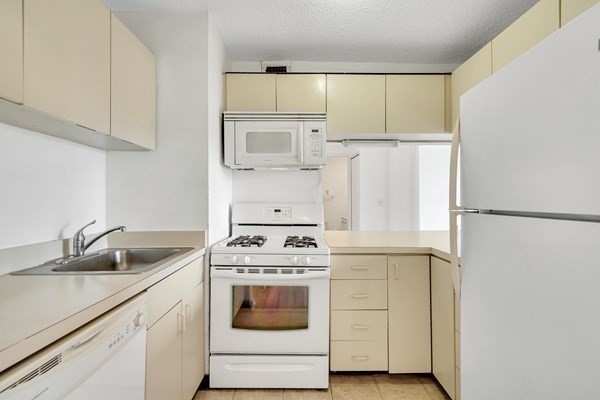44 Washington St 1103