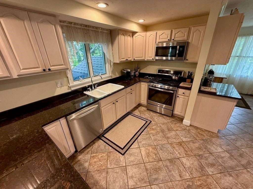 18 Louis Ave, Dennis, MA, 18 Louis Ave, Dennis, MA Photo #12