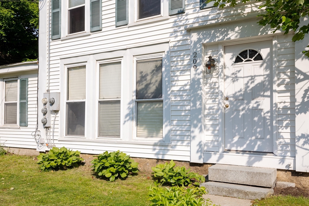 209 South St