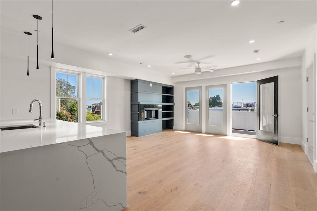 527 East 7th Street 5