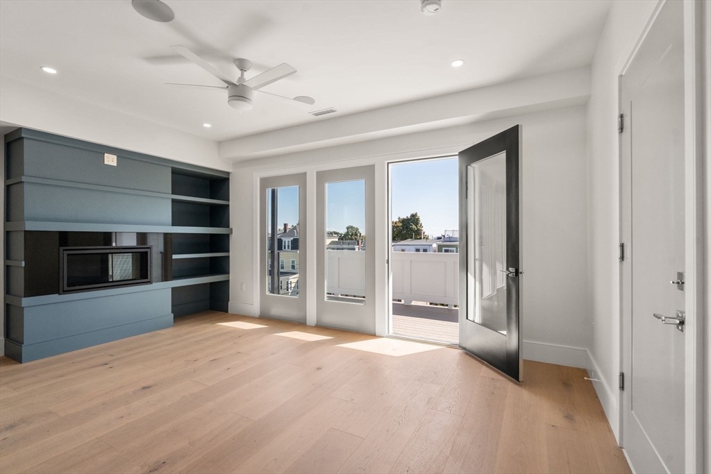 527 East 7th Street 5