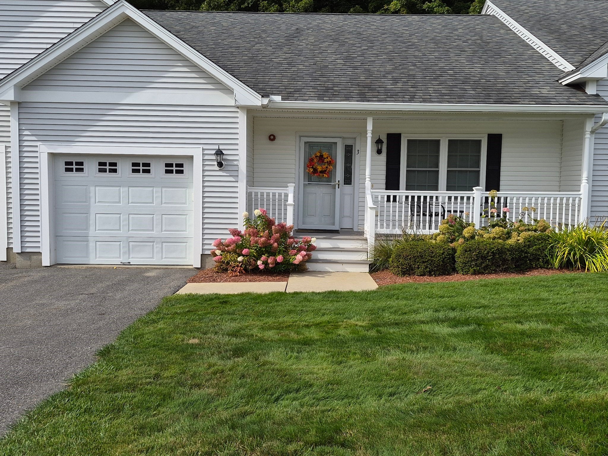 Photo of 3 Jacklyn Dr, Lunenburg, MA