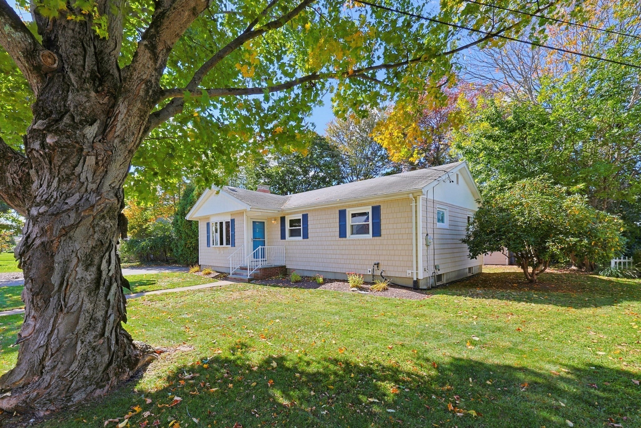 51 Robin Lane, Somerset, MA, 51 Robin Lane, Somerset, MA Photo #4