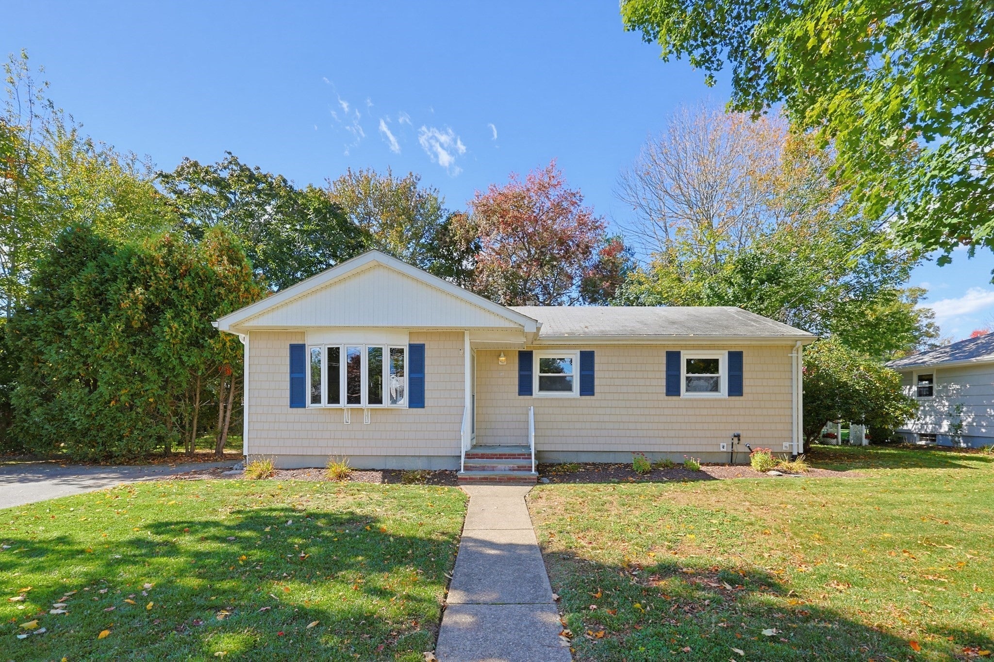 51 Robin Lane, Somerset, MA, 51 Robin Lane, Somerset, MA Photo #2
