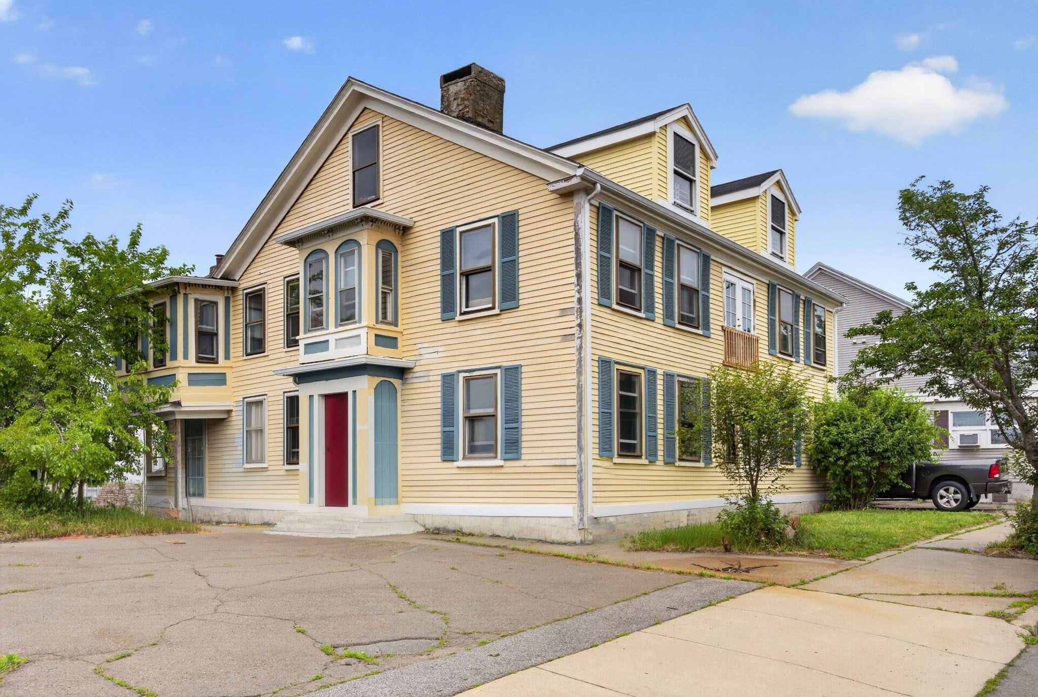 328-330 Cabot St
