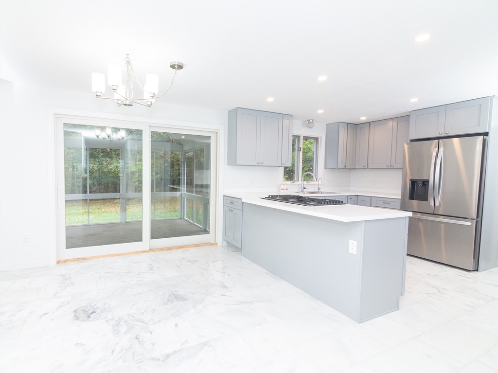 28 Stetson Dr