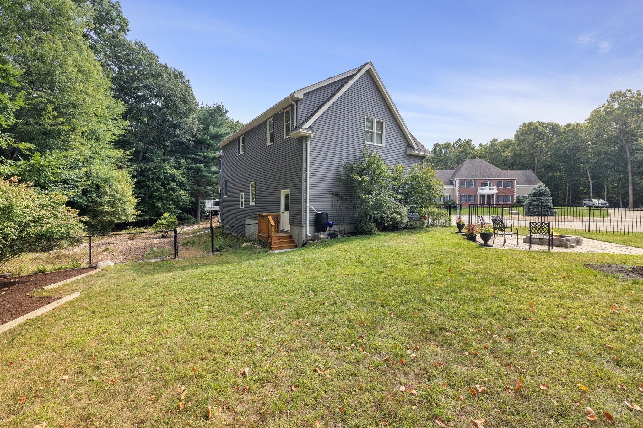 4 Pierce Way