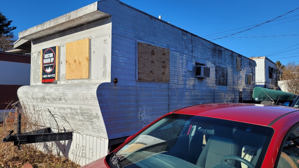 98 Newbury Street 18B