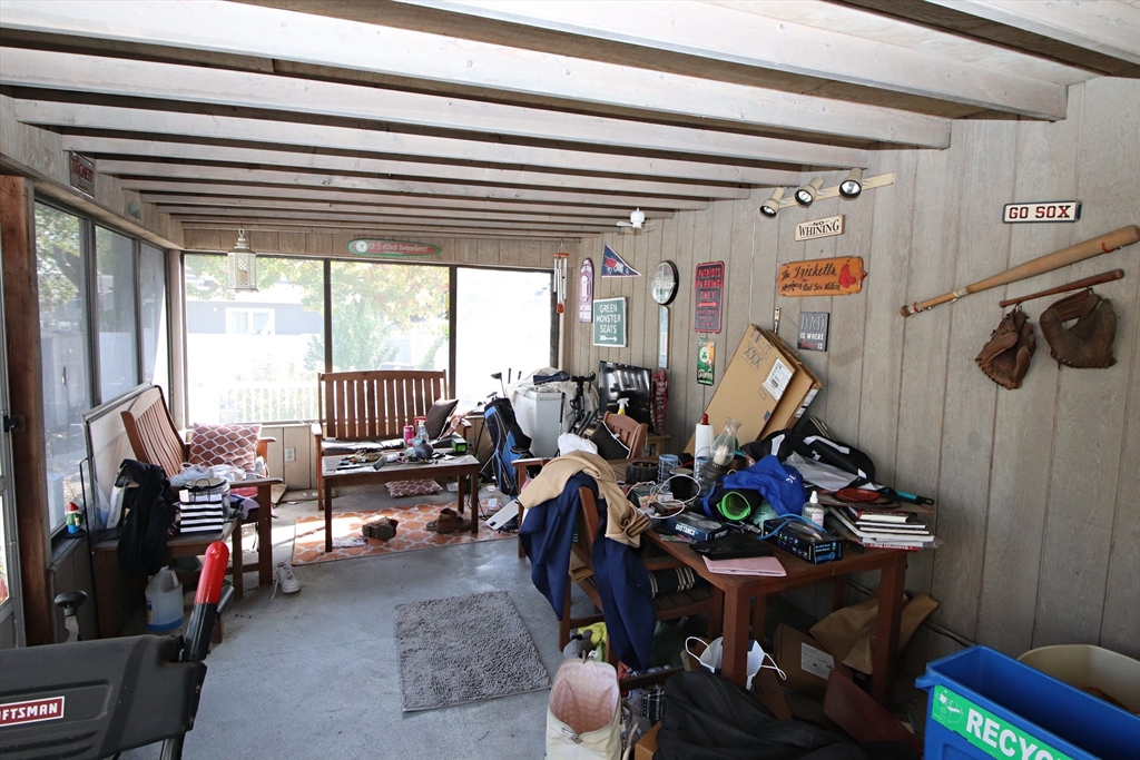 Saugus, Massachusetts 01906, United States, 4 Bedrooms Bedrooms, ,2 BathroomsBathrooms,Residential,Active,228101