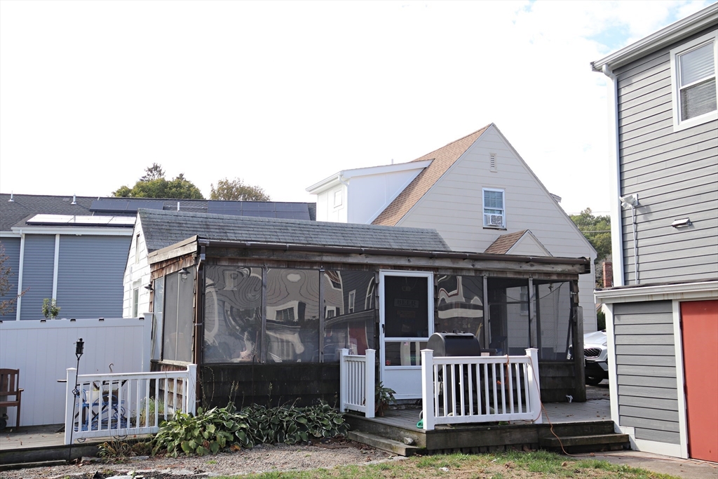 Saugus, Massachusetts 01906, United States, 4 Bedrooms Bedrooms, ,2 BathroomsBathrooms,Residential,Active,228101