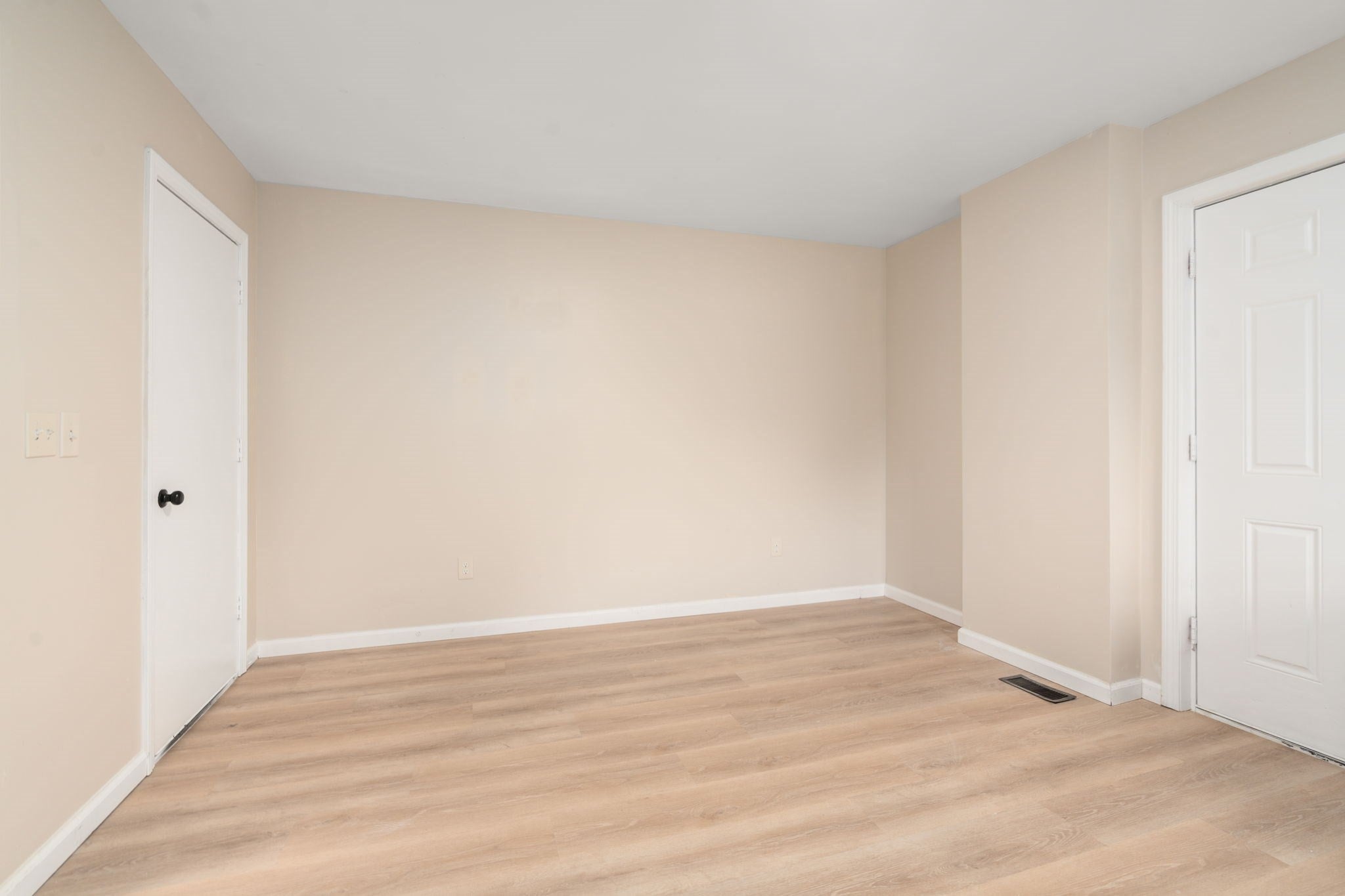 28 Dawes St, Springfield, MA, 28 Dawes St, Springfield, MA Photo #10