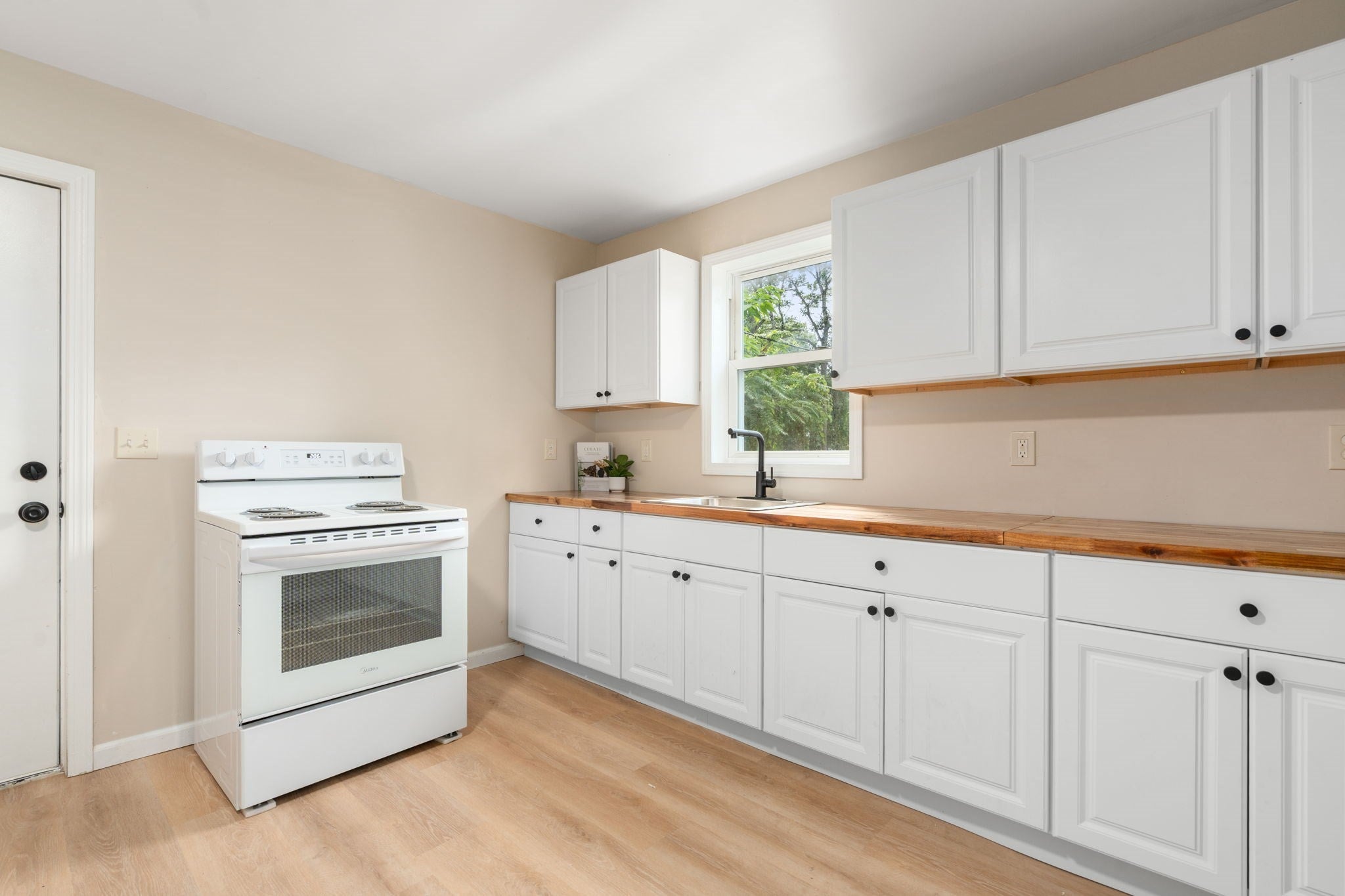 28 Dawes St, Springfield, MA, 28 Dawes St, Springfield, MA Photo #9