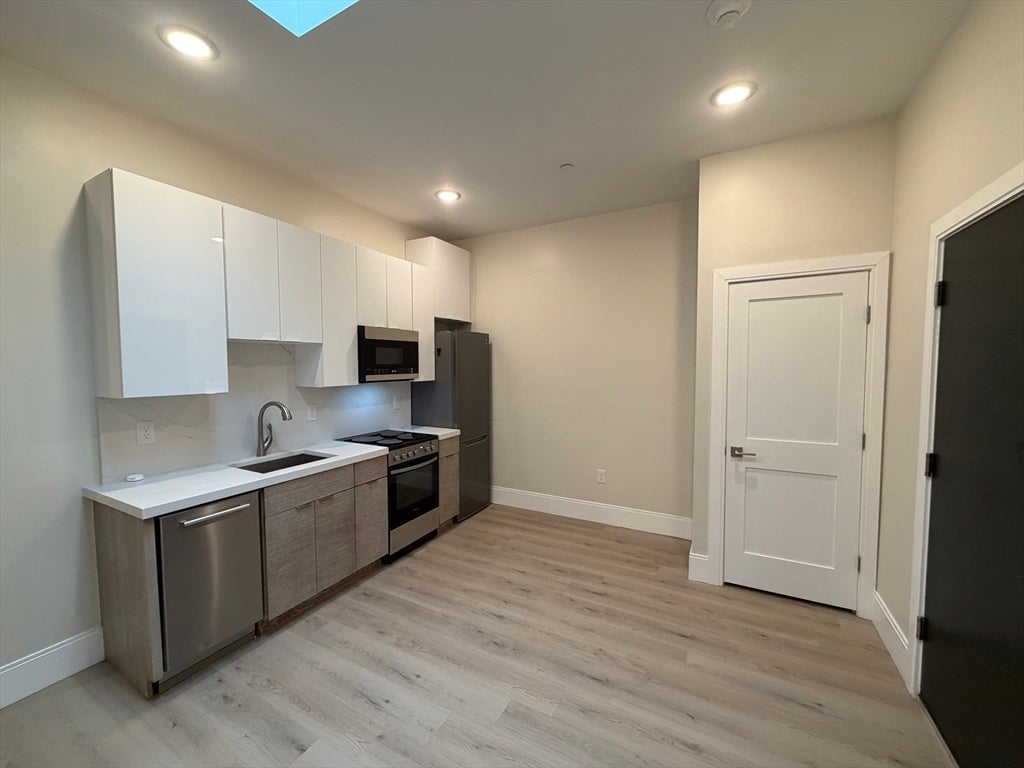 66 Emerson St #303, Haverhill, MA, 66 Emerson St #303, Haverhill, MA Photo #3