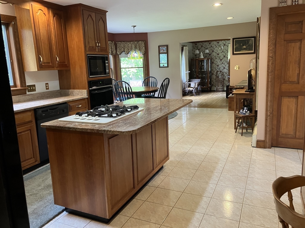 10 Hunters Dr