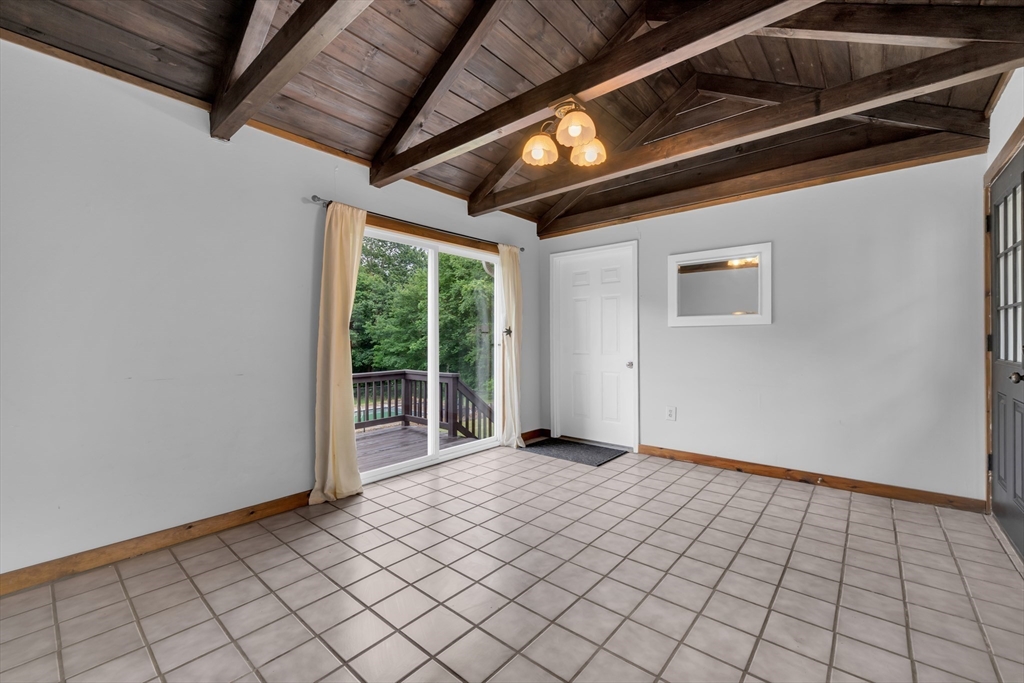 157 Podunk Rd