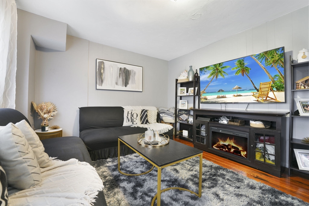 15-17 Morton Sq