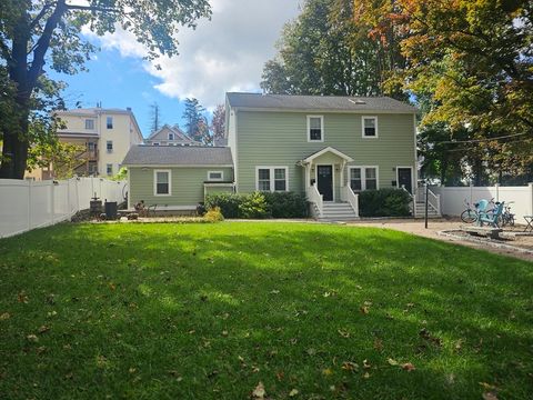 Photo of 18A Grant Street #1, Marlborough, MA 01752 (MLS # 73439633)