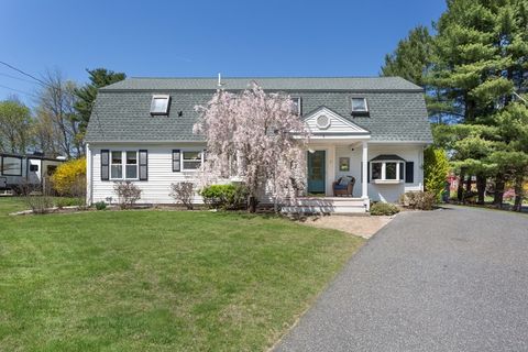 8 Haverstock Rd Franklin MA 02038