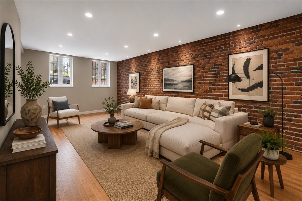 103 Charter St 1