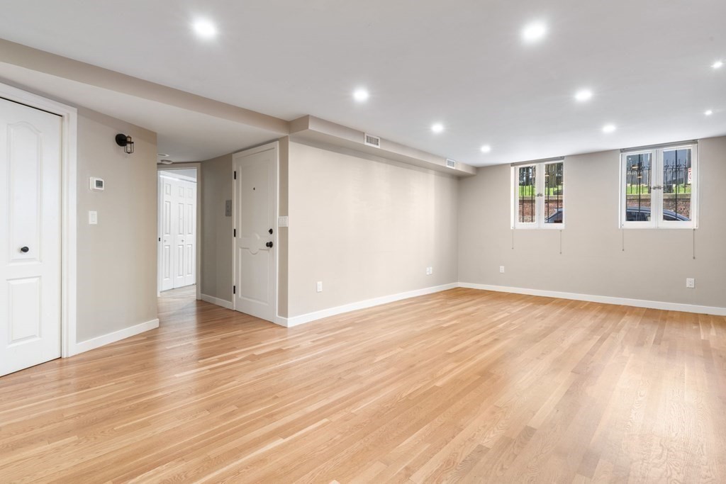 103 Charter St 1