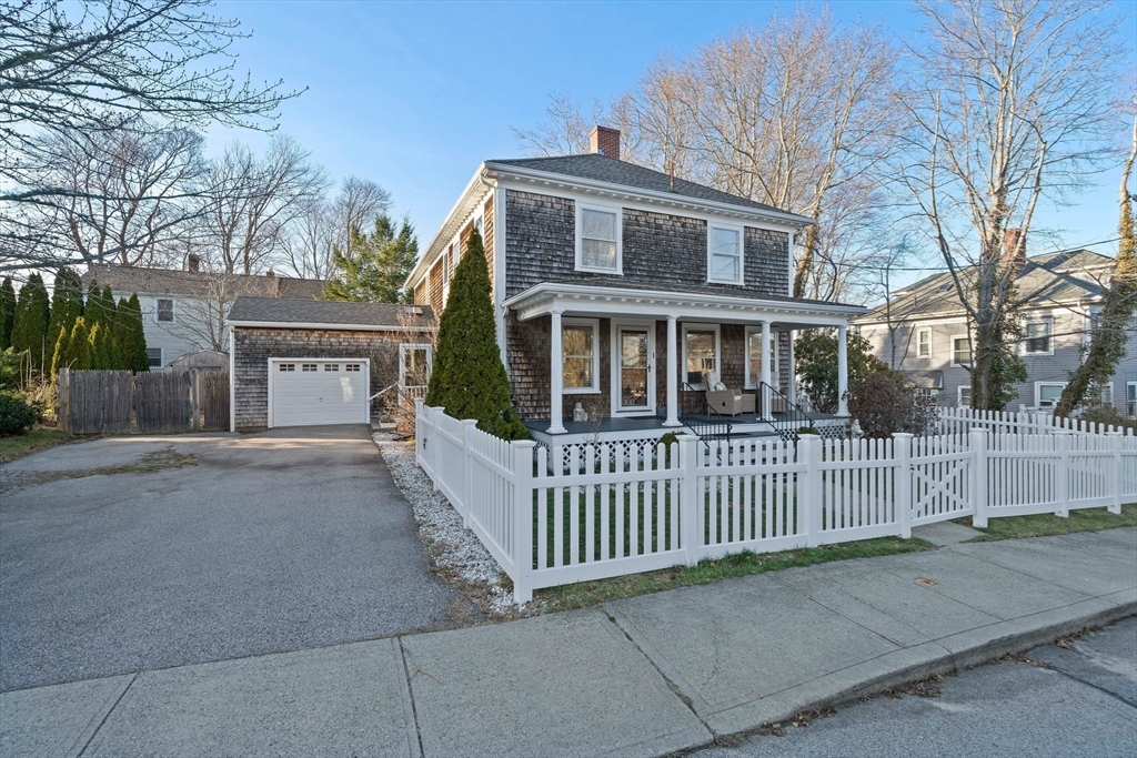 1 Bay View Avenue