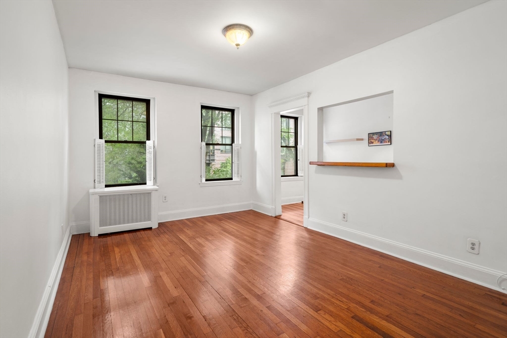 66 Queensberry St 218