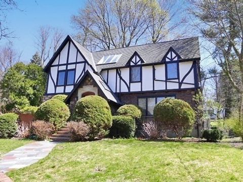 28 Laudholm Rd Newton MA 02458