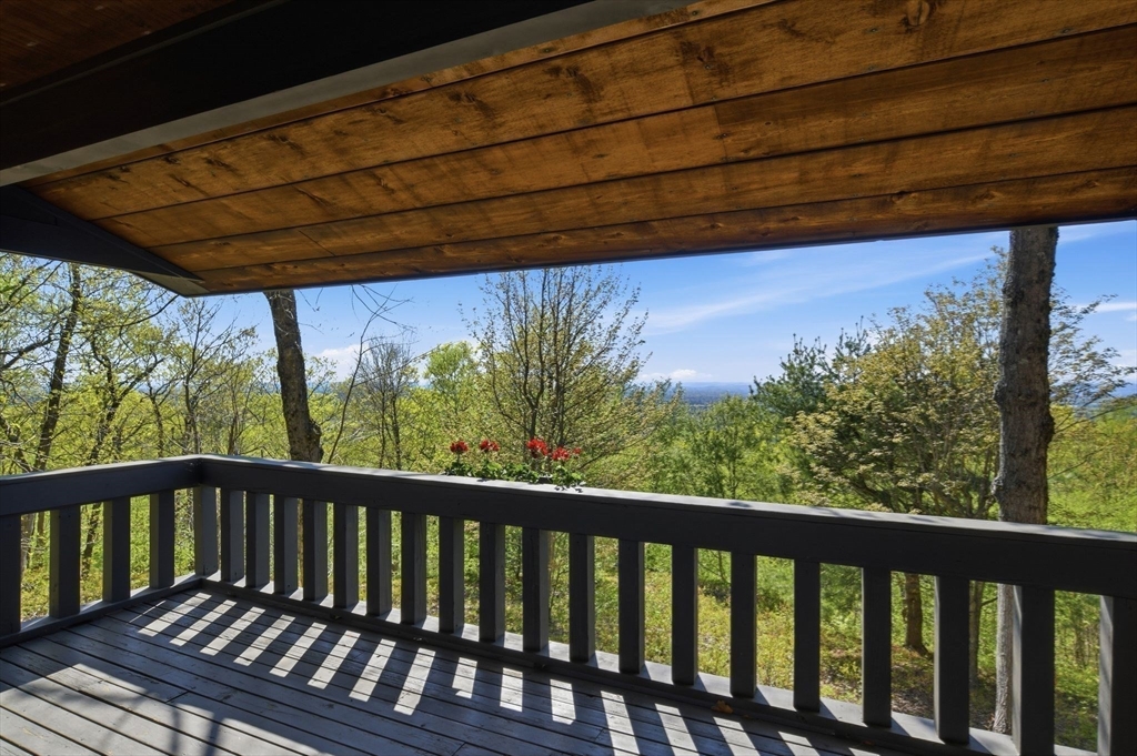 10 Cadwell Dr