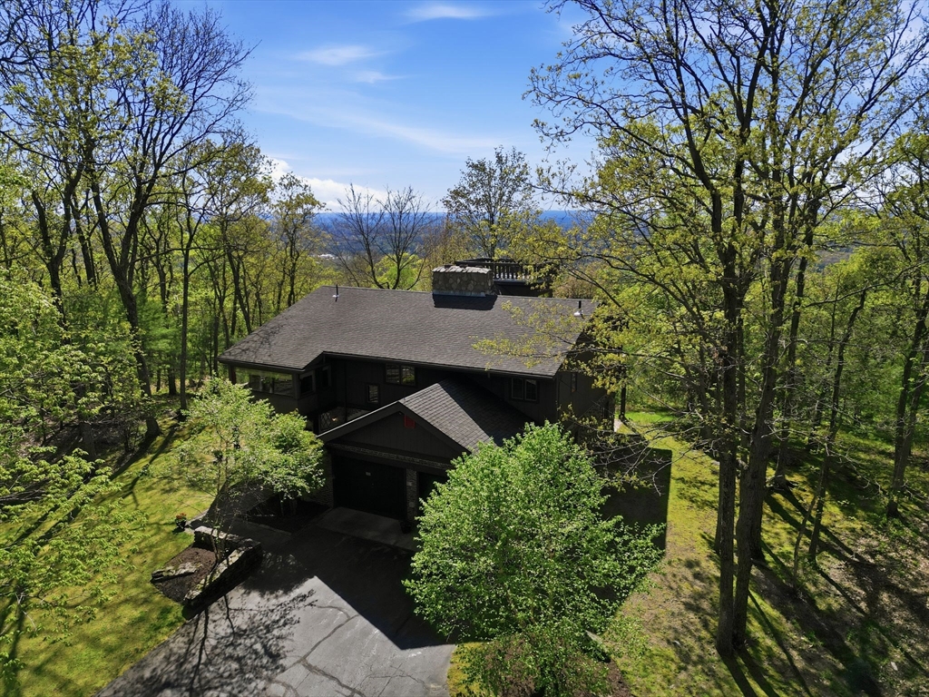 10 Cadwell Dr