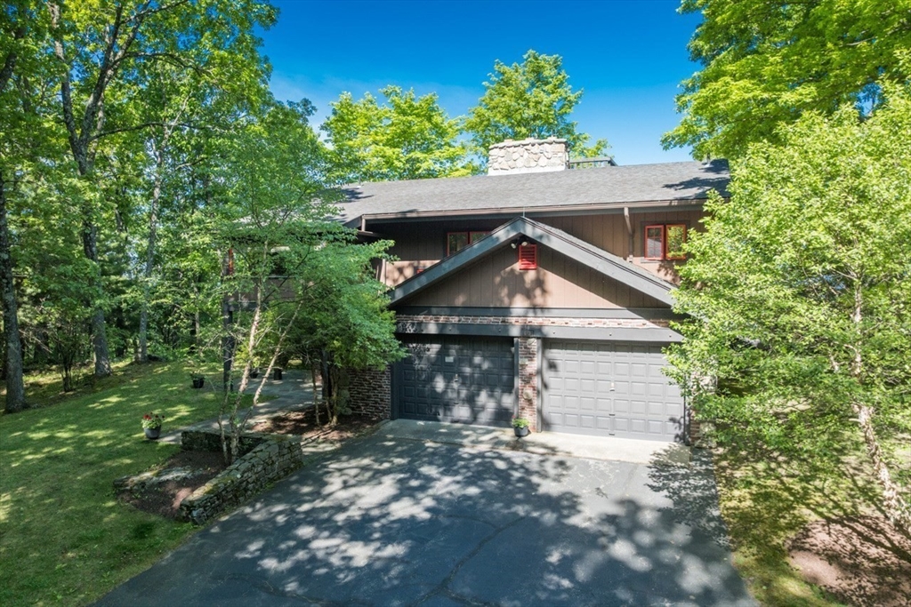 10 Cadwell Dr