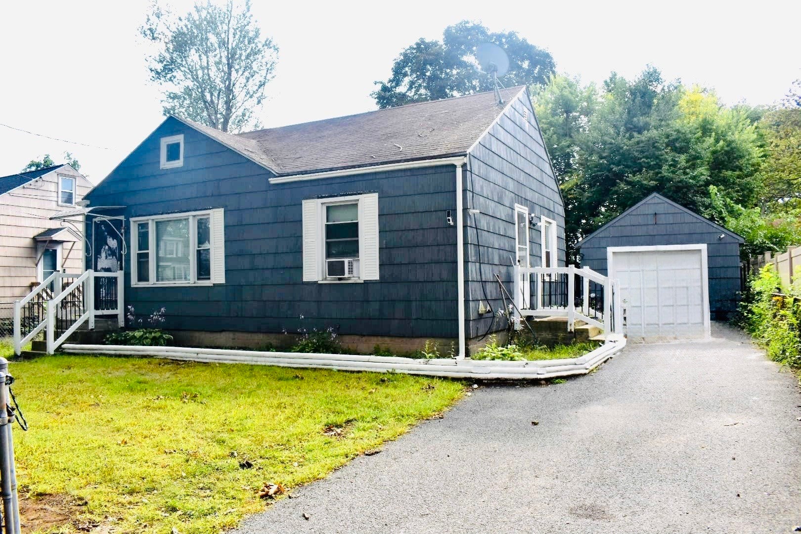 Photo of 54 Georgetown St, Springfield, MA