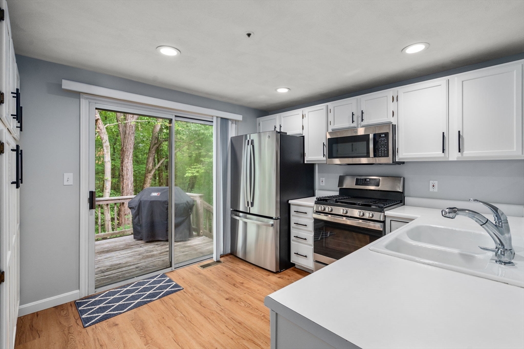 52 Meadowood Rd
