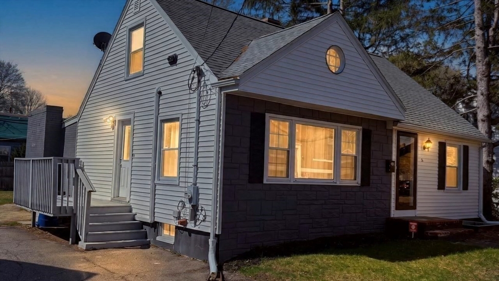 3-A Veterans Memorial Dr