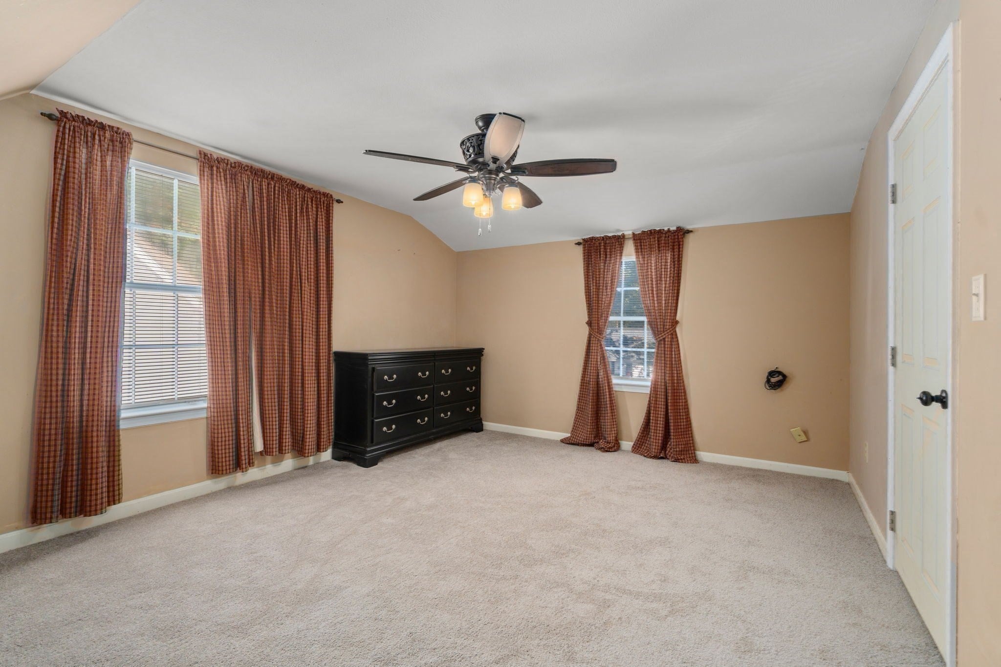 4 Williamsburg Dr, Uxbridge, MA Photo #21