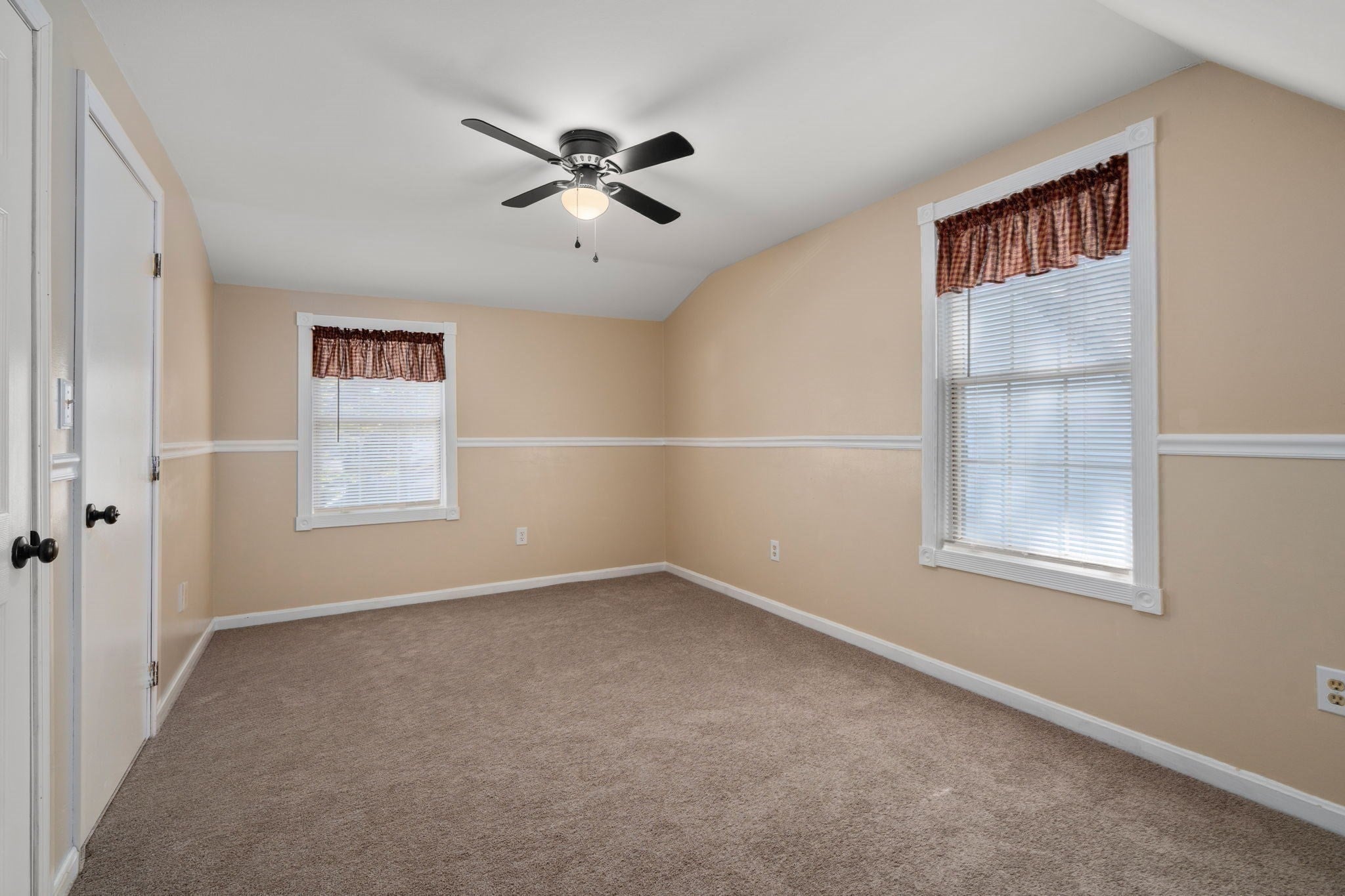 4 Williamsburg Dr, Uxbridge, MA Photo #24