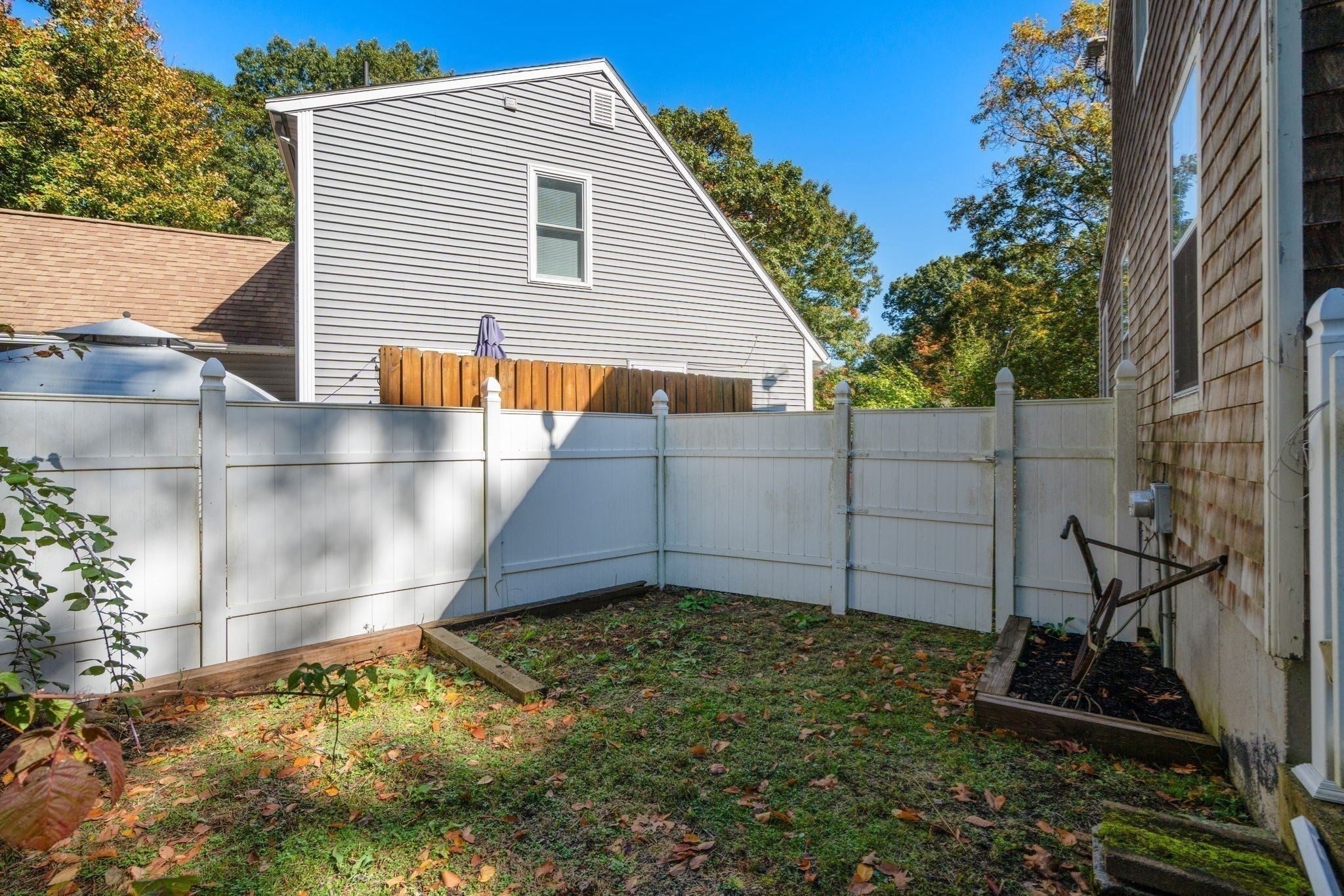 4 Williamsburg Dr, Uxbridge, MA Photo #28