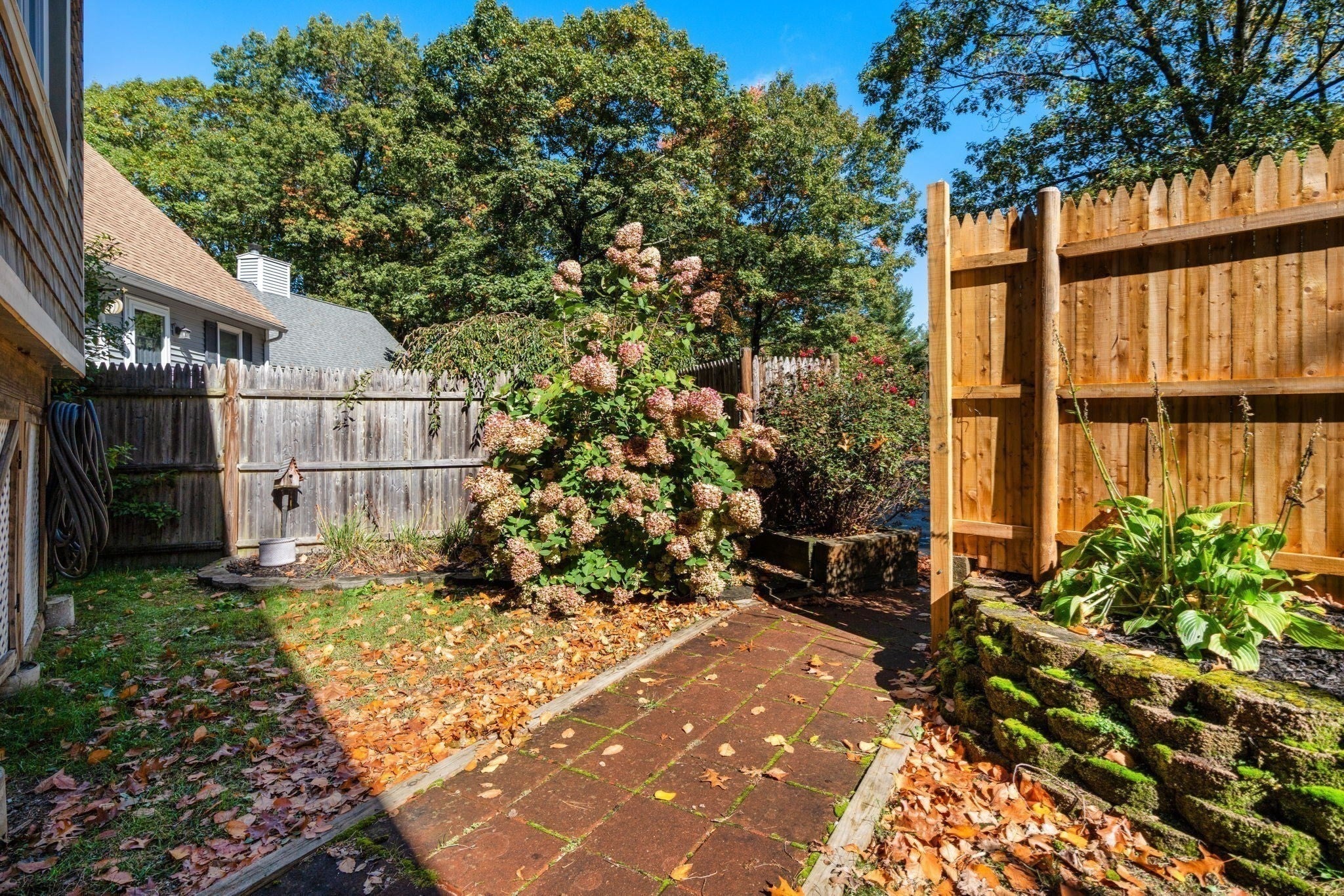 4 Williamsburg Dr, Uxbridge, MA Photo #30