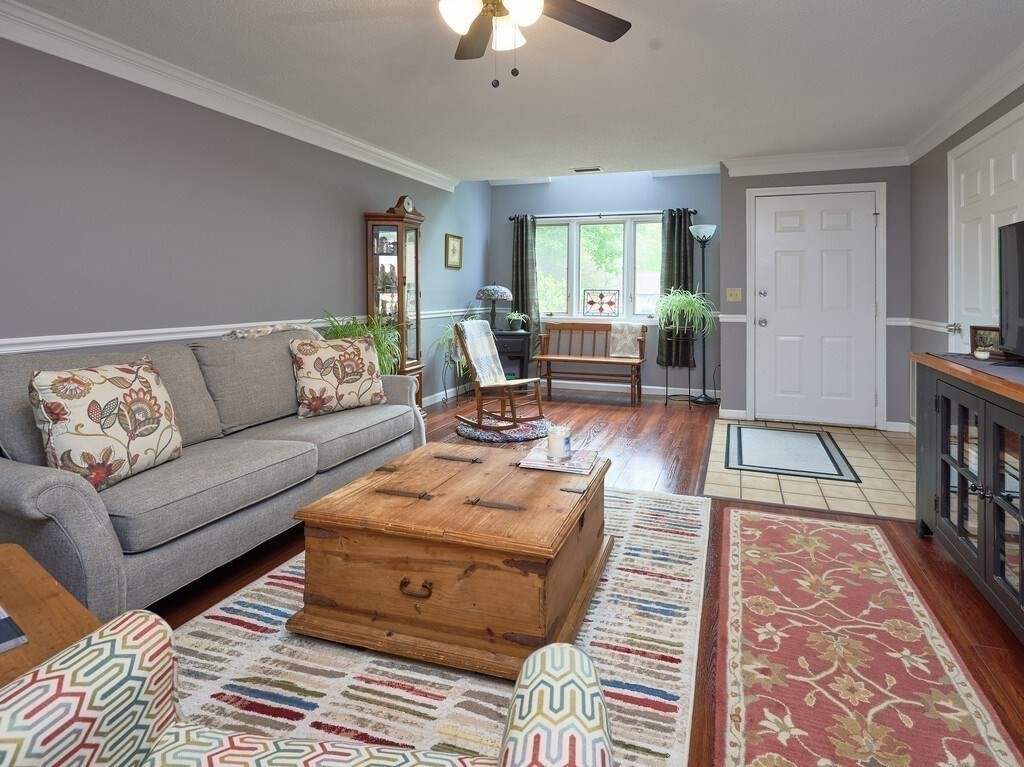 66 Pleasant St 4
