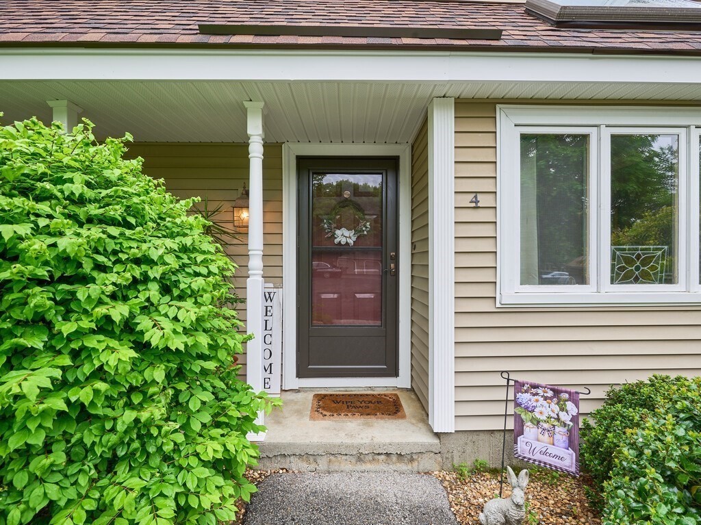 66 Pleasant St 4
