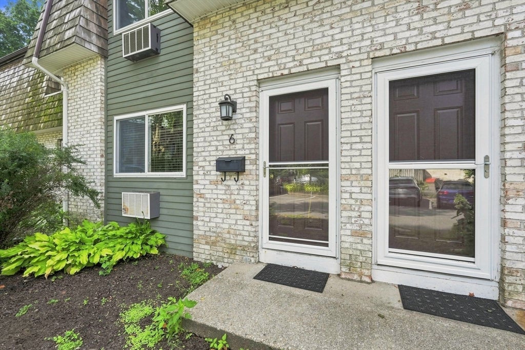 73 Bridge St #6, Northampton, MA, 73 Bridge St #6, Northampton, MA Photo #2
