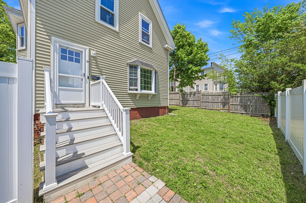 17 Forest Ave