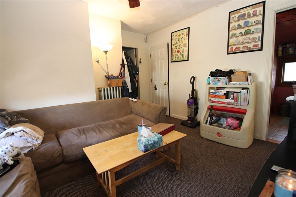 Malden, Massachusetts 02148, United States, 4 Bedrooms Bedrooms, ,2 BathroomsBathrooms,Residential,Pending,118921