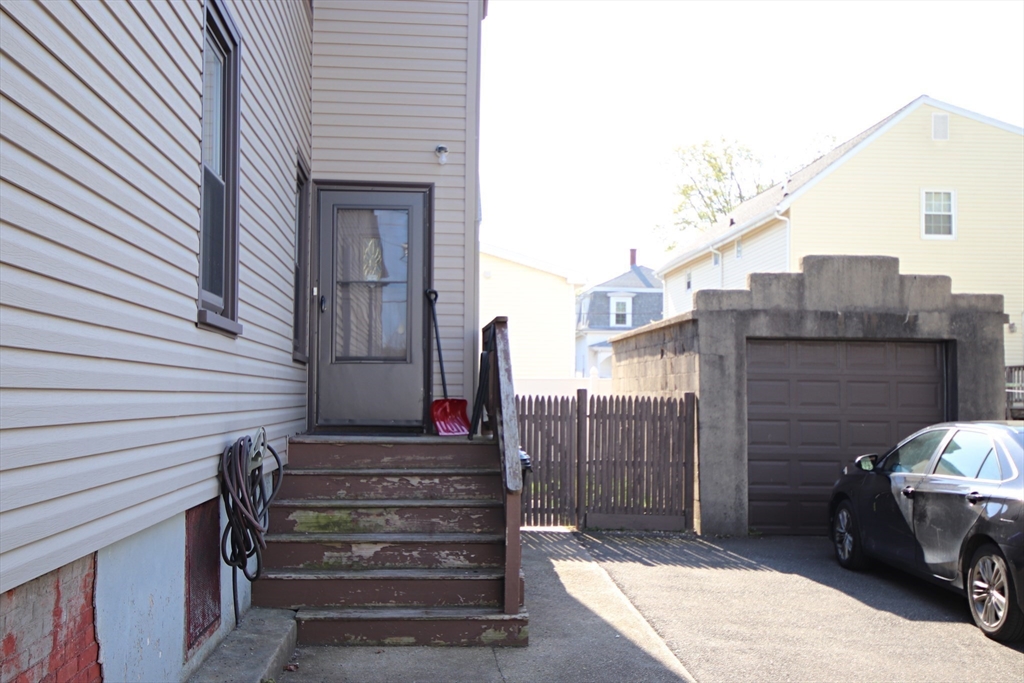 Malden, Massachusetts 02148, United States, 4 Bedrooms Bedrooms, ,2 BathroomsBathrooms,Residential,Pending,118921