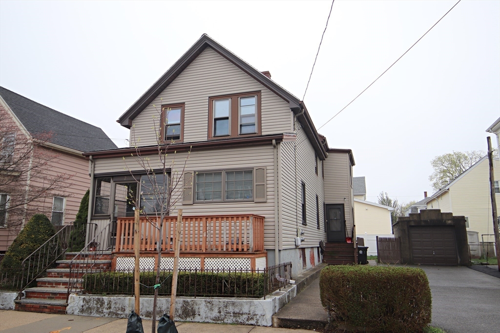 Malden, Massachusetts 02148, United States, 4 Bedrooms Bedrooms, ,2 BathroomsBathrooms,Residential,Pending,118921