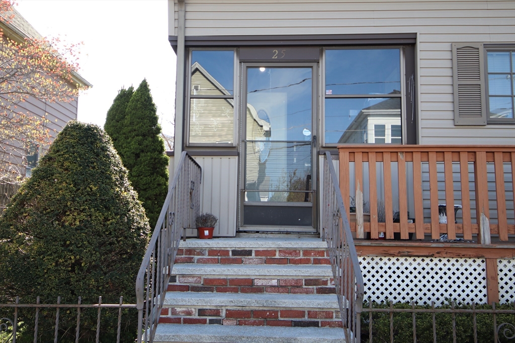 Malden, Massachusetts 02148, United States, 4 Bedrooms Bedrooms, ,2 BathroomsBathrooms,Residential,Pending,118921